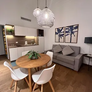 https://apt-la-dimora-dei-mori.taorminaitalyhotels.com